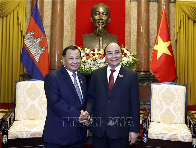 Fortalecimiento de la cooperación entre órganos legislativos de Vietnam y Camboya
