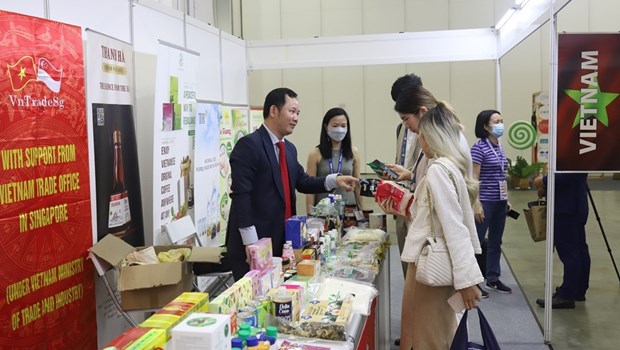 Productos y marcas vietnamitas impresionan al público en Singapur