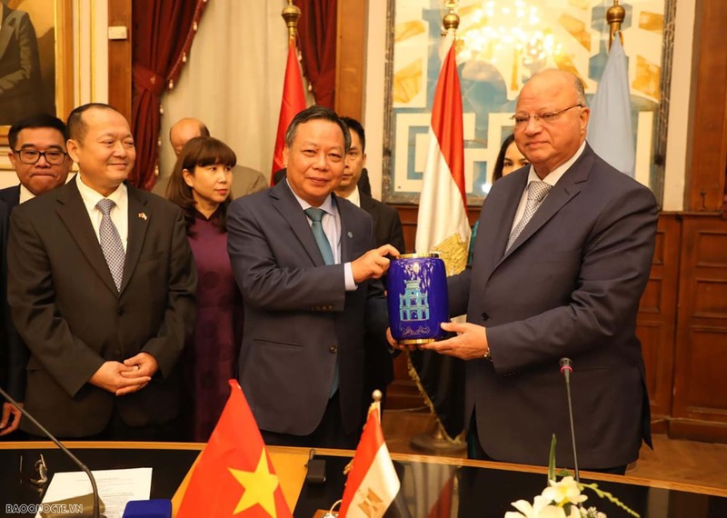 Una delegación de Hanói busca cooperación empresarial en EE UU y Bélgica