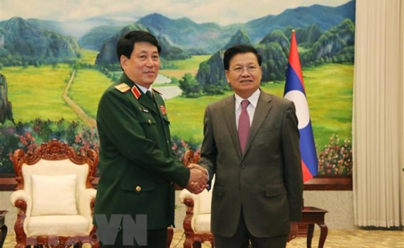 Una delegación militar de alto rango de Vietnam visita Laos