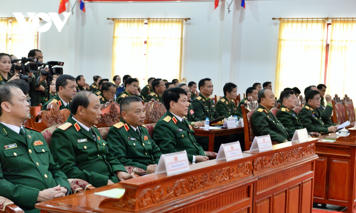Jóvenes militares de Vietnam y Laos realizan intercambio