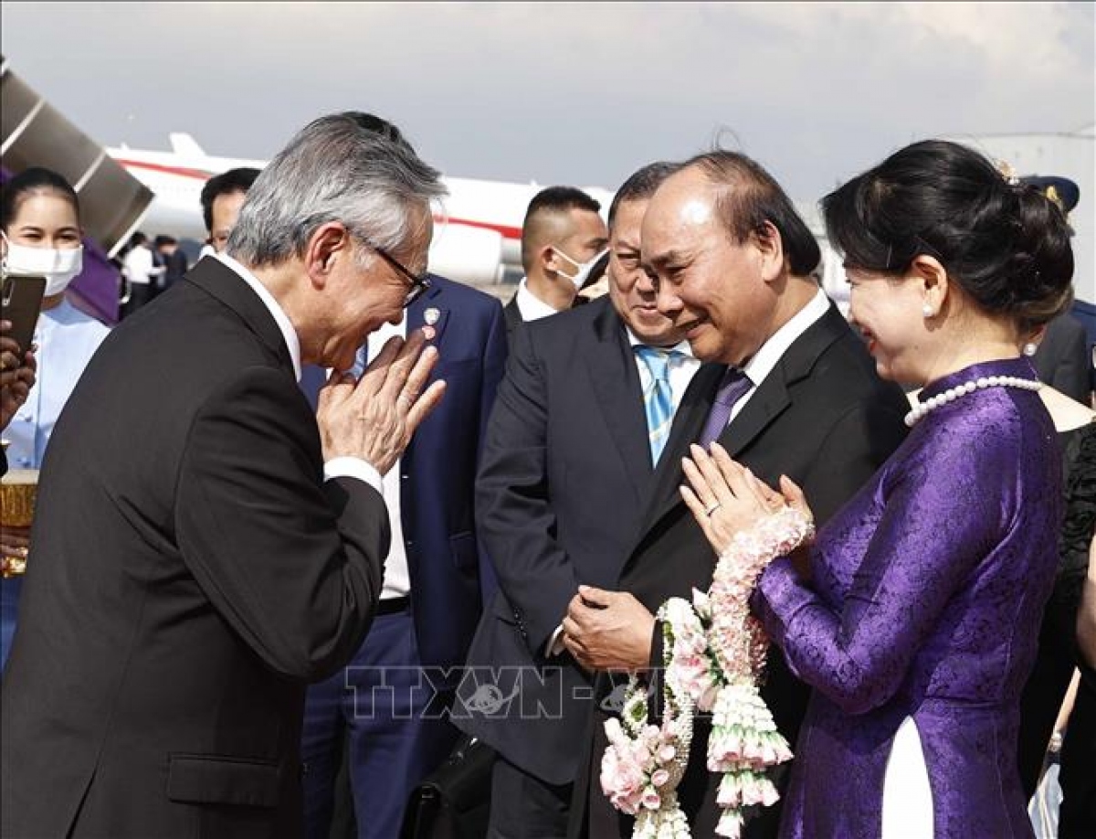 Presidente Nguyen Xuan Phuc finaliza la visita a Tailandia y la participación en la Cumbre de APEC 2022