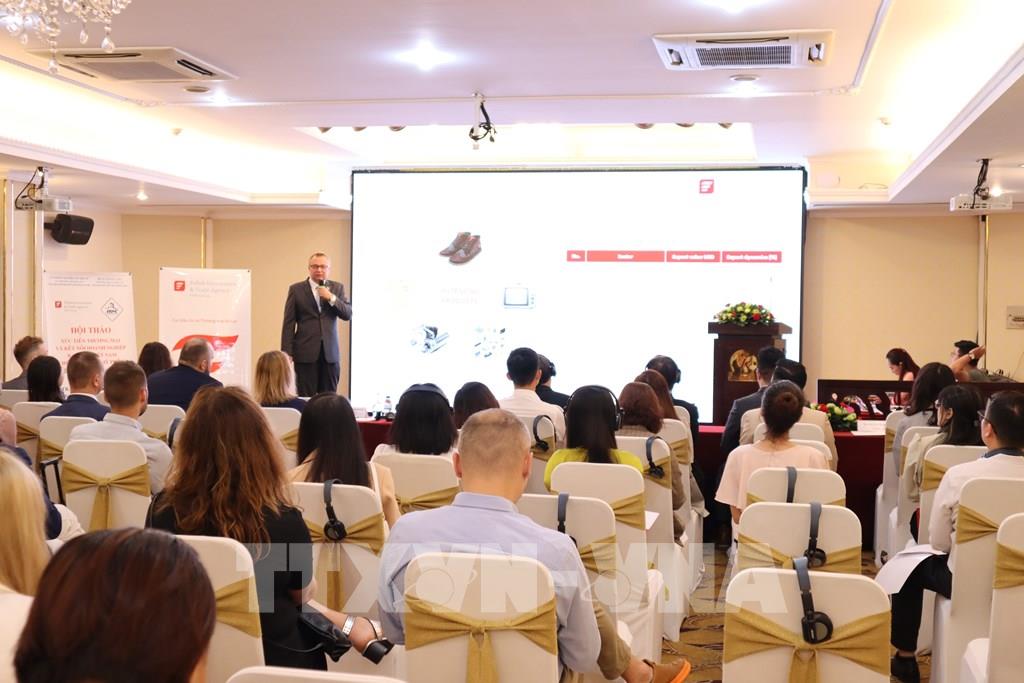 Cosméticos considerados punto culminante del intercambio comercial entre Vietnam y Polonia