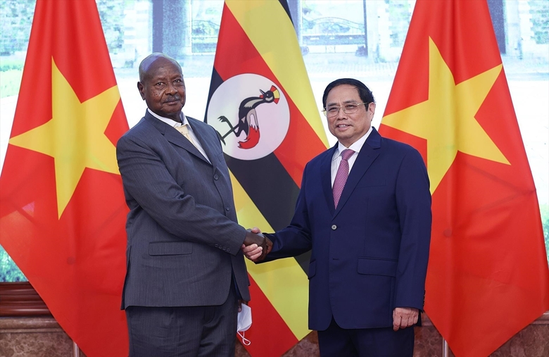 Vietnam y Uganda acuerdan priorizar los lazos comerciales y de inversión