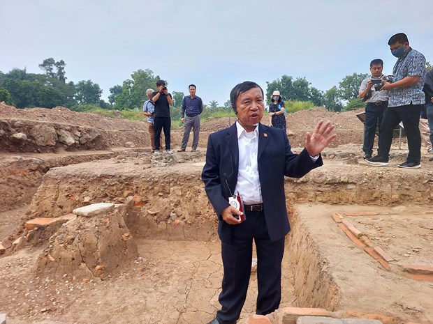 Experto excava la Ciudadela Imperial de Thang Long para afirmar el valor de este patrimonio de la UNESCO