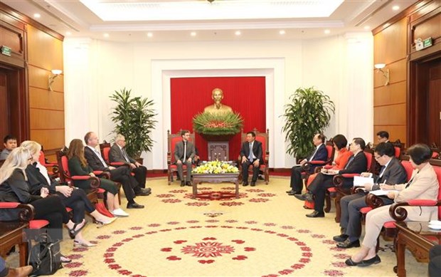 Fortalecimiento de la cooperación entre el Partido Comunista de Vietnam y el Partido de Izquierda de Alemania
