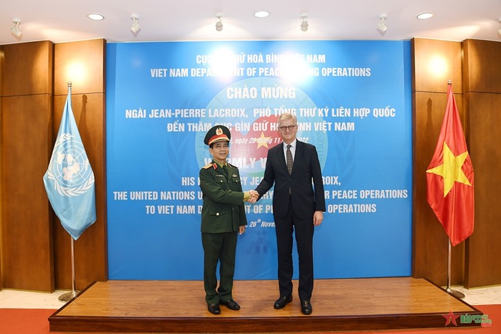 El secretario general adjunto de la ONU visita el Departamento de Operaciones de Mantenimiento de la Paz de Vietnam