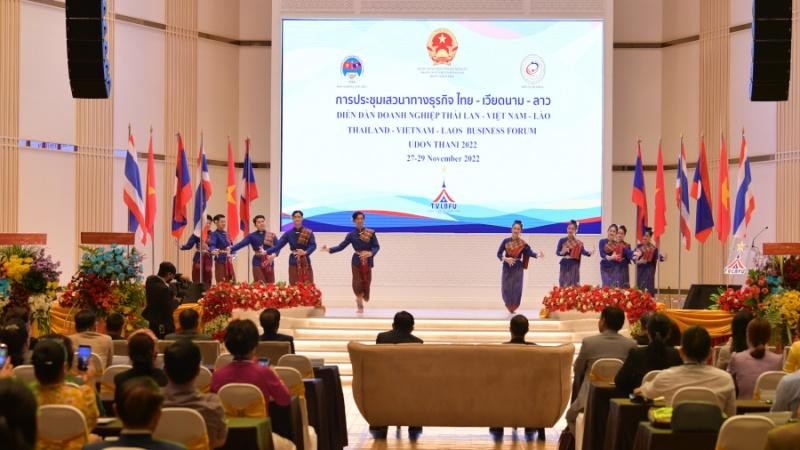 Foro empresarial entre Tailandia, Vietnam y Laos para promover vínculos de inversión, comercio y turismo