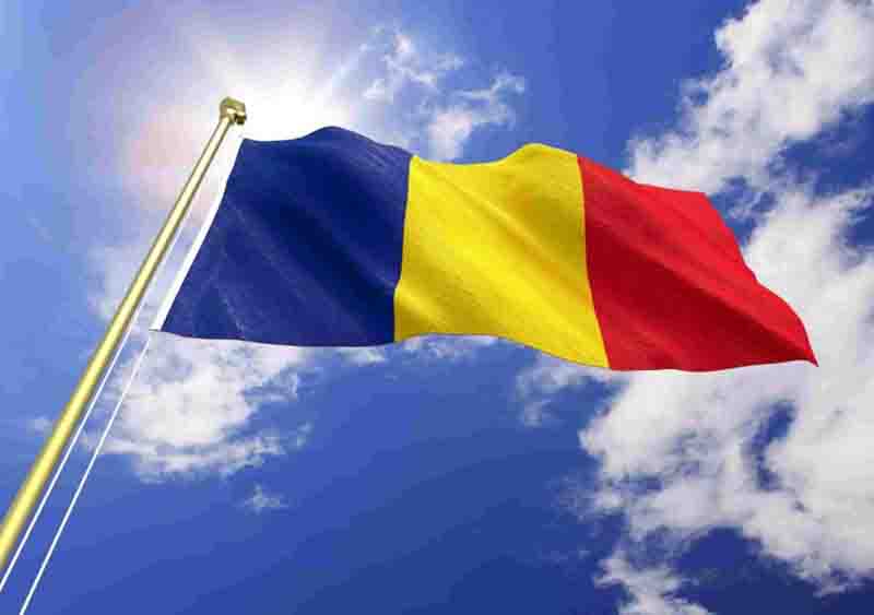 Líderes vietnamitas felicitan el 104 ° aniversario del Día Nacional de Rumania