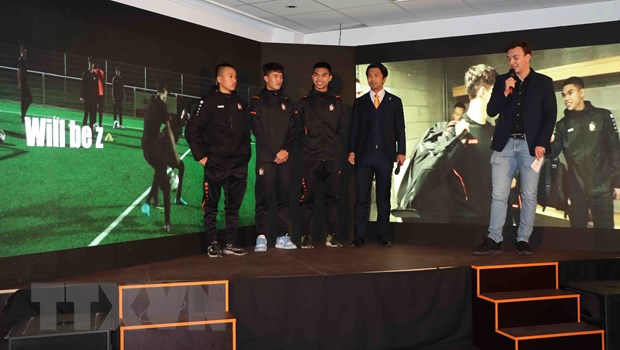 La “Noche de Vietnam” con presentación de jóvenes futbolistas vietnamitas en Bélgica