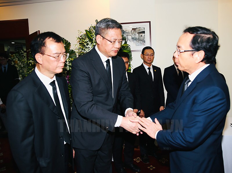 Homenaje a Jiang Zemin en Ciudad Ho Chi Minh