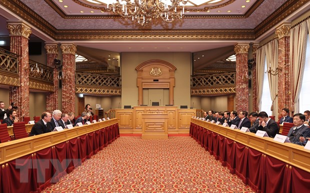 El primer ministro Pham Minh Chinh se reunió con el presidente de la Cámara de Diputados de Luxemburgo