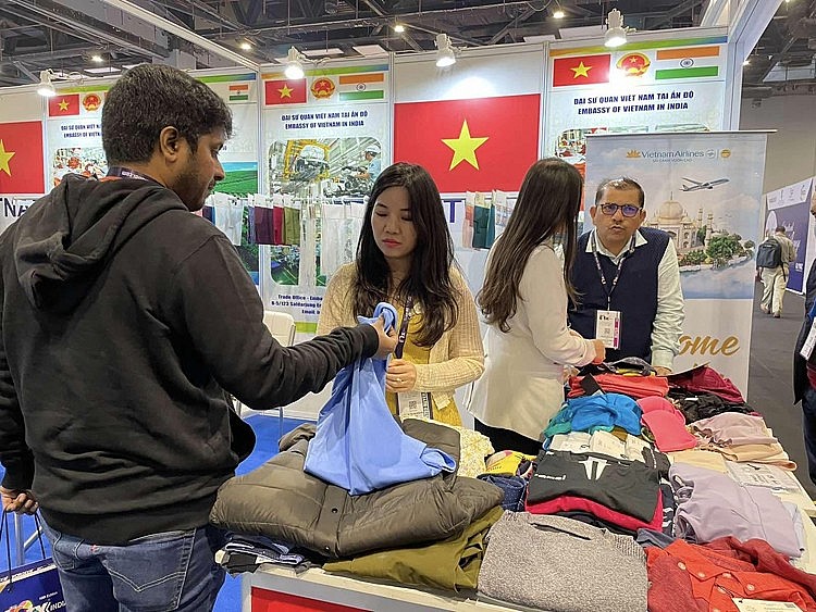 Más cooperación con empresas textiles de la India