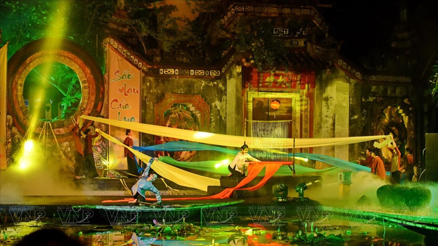 Triciclo, atracción turística de la capital de Hanói