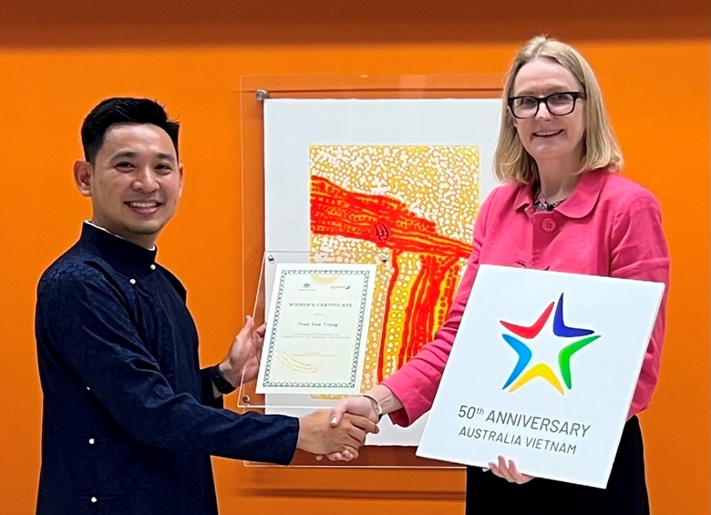 Presentado el logotipo conmemorativo de los 50 años de relaciones diplomáticas entre Vietnam y Australia