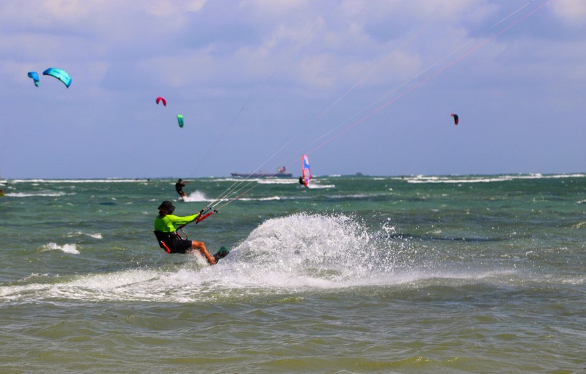 El Festival Internacional de Kitesurf 2022 se lleva a cabo en Ninh Thuan