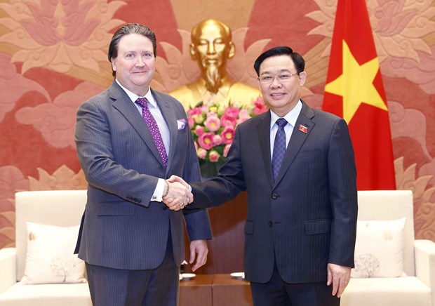 Un mundo conectado” cuenta las historias de “misiones diplomáticas” en Vietnam