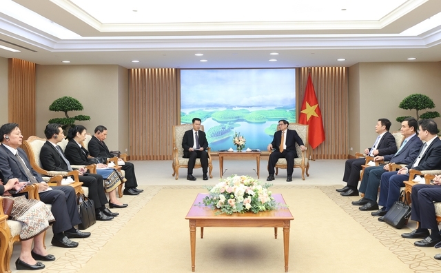Líderes de Vietnam y Laos acuerdan aumentar el intercambio bilateral de comercio e inversiones