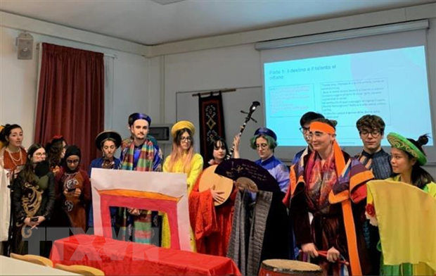 Cultura de Vietnam presentada por estudiantes italianos