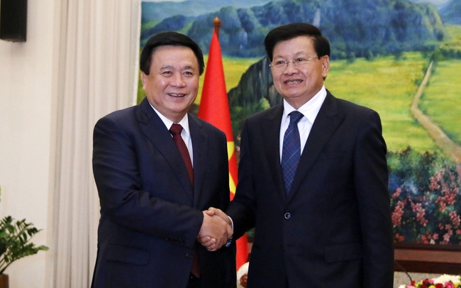 Fortalecer el intercambio teórico y práctico entre Vietnam y Laos