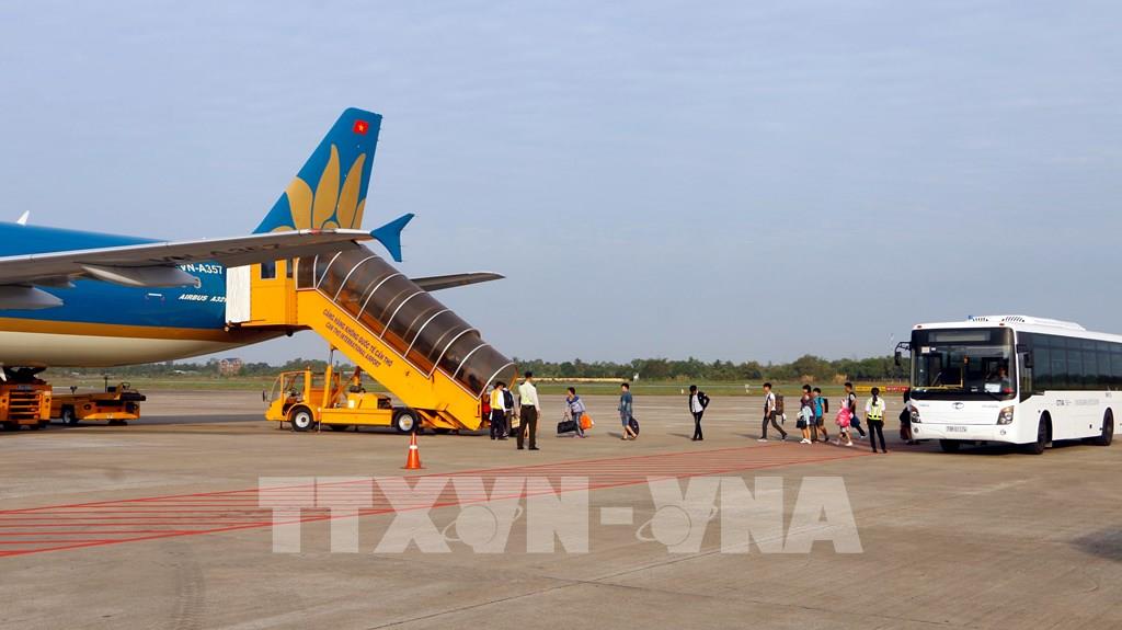 La aerolínea nacional ofrece gratuitos boletos a los trabajadores en ocasión de Tet 2023