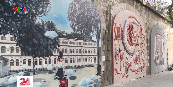 Revive la calle del mural de Phung Hung