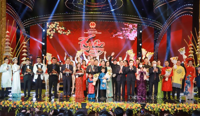 El festival “Primavera de la Patria” reúne a vietnamitas en el extranjero con motivo del Año Nuevo Lunar