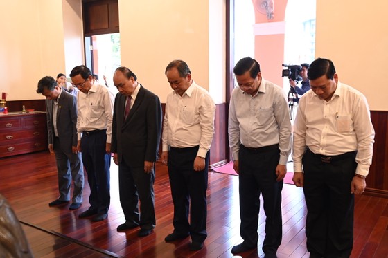 Homenaje póstumo al presidente Ho Chi Minh y otros líderes de Vietnam en vísperas del Año del Gato 2023