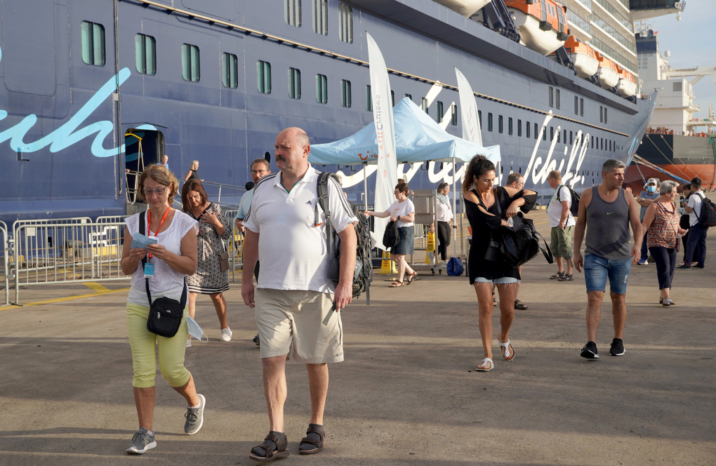 Crucero de lujo trae 2400 turistas extranjeros a Vietnam