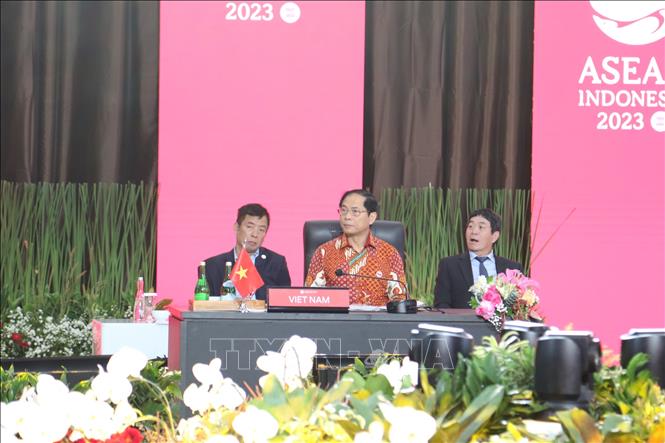 Vietnam contribuye al consenso de la ASEAN sobre decisiones importantes