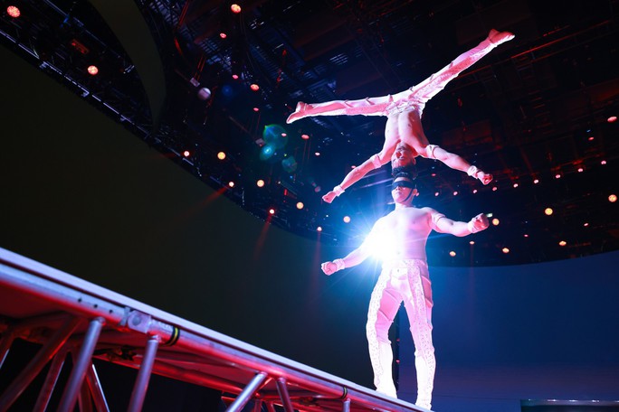 Hermanos acrobáticos vietnamitas establecen nuevo récord mundial