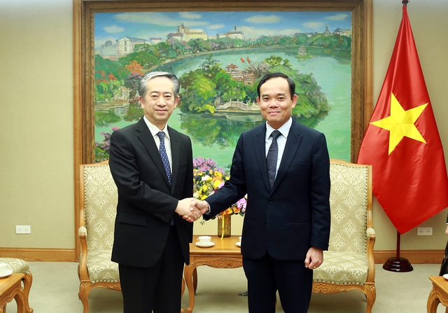 China apoya los esfuerzos de Vietnam para ser una economía independiente y autosuficiente