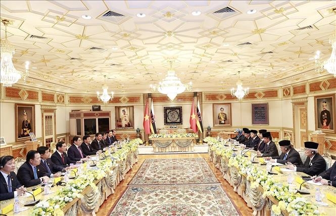El primer ministro Pham Minh Chinh realiza conversaciones con el sultán de Brunéi