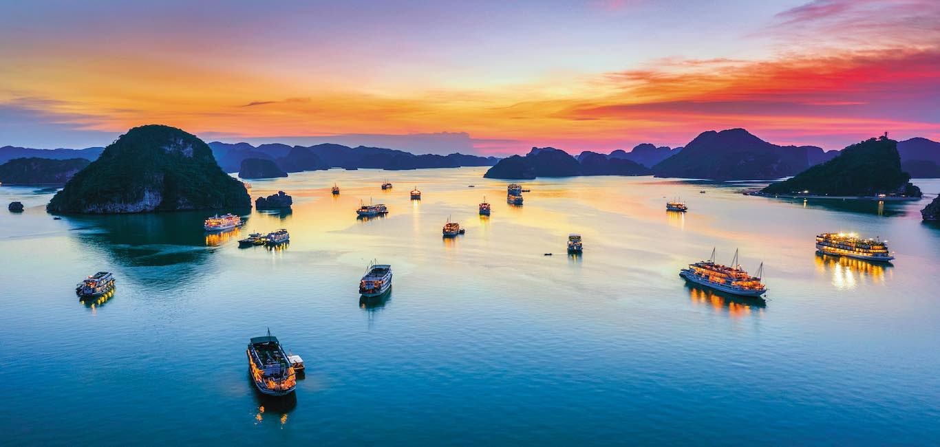 Revista estadounidense elogia la bahía de Ha Long como la meca del turismo en Asia