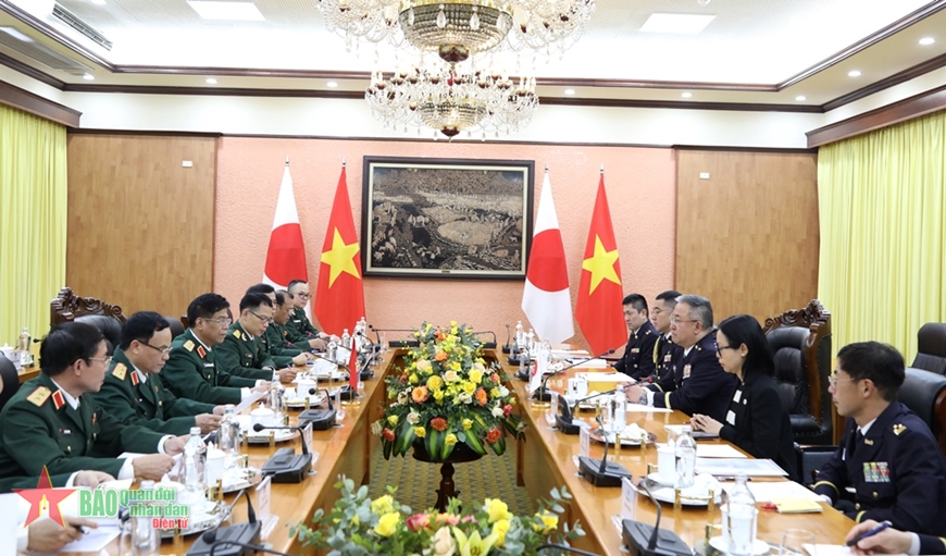 Las fuerzas terrestres de autodefensa de Vietnam y Japón fortalecen lazos