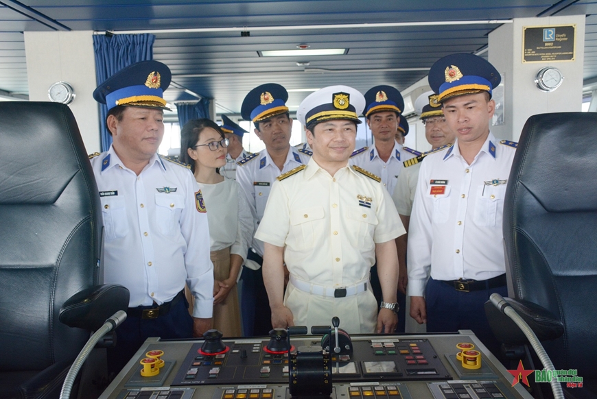 La Guardia Costera de Japón consolida la amistad con Vietnam