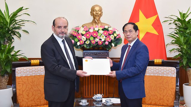 Vietnam listo para participar en el proceso de reconstrucción en Turquía tras el devastador terremoto, afirma el canciller