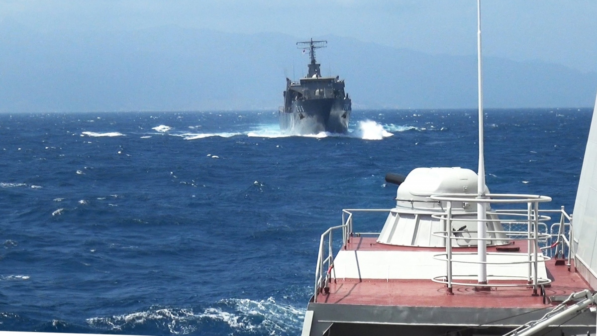Maniobras conjuntas de las fuerzas armadas de Vietnam y Singapur en el mar
