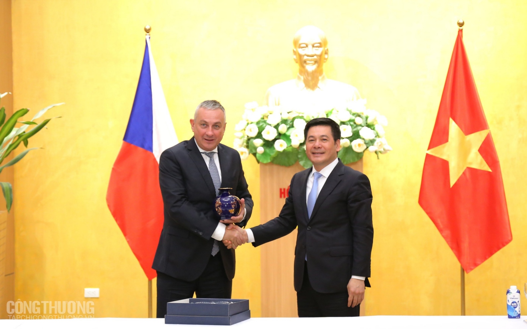 Impulso a la cooperación Vietnam-República Checa en materia de comercio, industria e inversión