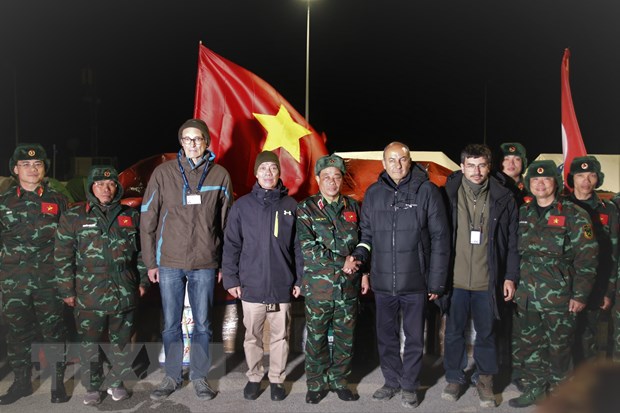 Misión de rescate del Ejército Popular de Vietnam entrega donaciones a Turquía