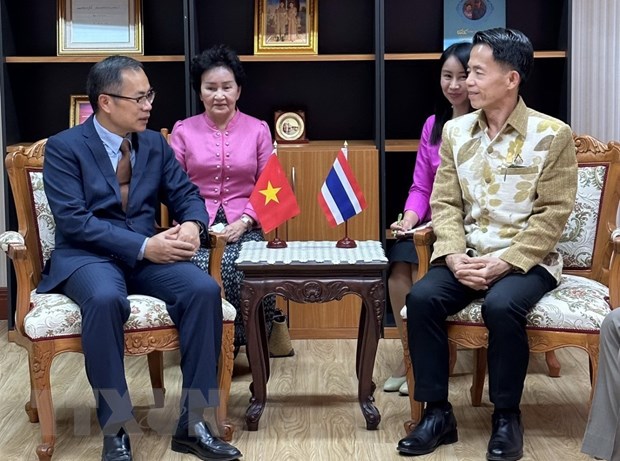 Por impulsar la cooperación entre la provincia tailandesa Nong Bua Lamphu y las localidades vietnamitas