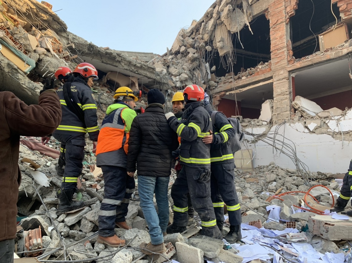 Fuerzas de rescate de Vietnam responden rápidamente a terremoto de Turquía