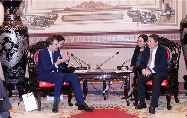 Francia reafirma su voluntad de impulsar la cooperación con Ciudad Ho Chi Minh