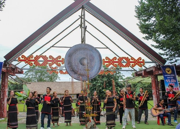 Exaltan en Hanói cultura típica de Altiplanicie Occidental