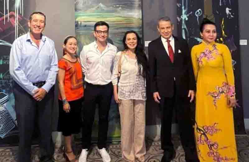 El Museo de Bellas Artes de Ciudad Ho Chi Minh acoge una exposición del artista mexicano Diego Rodarte