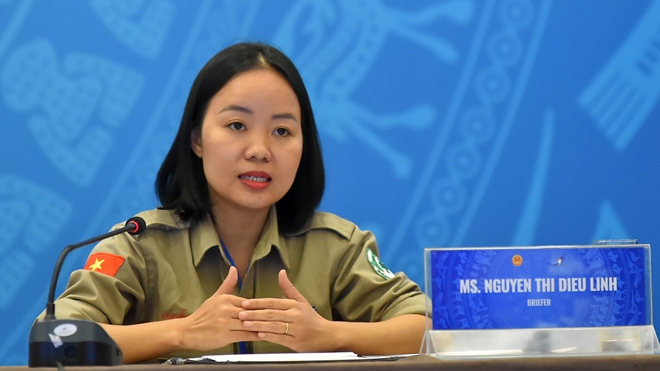 Una mujer joven toma la vanguardia en la curación de heridas de guerra en Vietnam