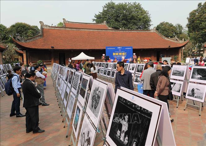 Entrega de premios del concurso de fotografía de arte de Vietnam en Hanói