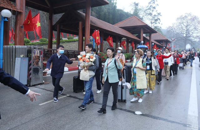 Turistas chinos regresan a Vietnam