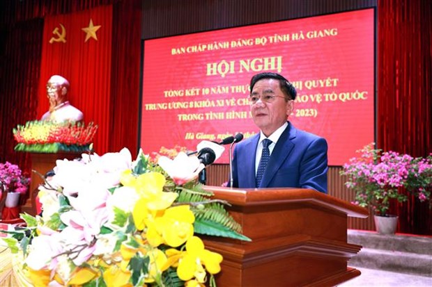 Ha Giang vincula el desarrollo socioeconómico con la defensa nacional