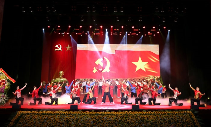 Encuentro de 552 soldados revolucionarios en el 50 º aniversario del retorno de la victoria